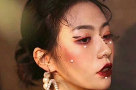 郑州化妆学校：女性正确的皮肤护理程序