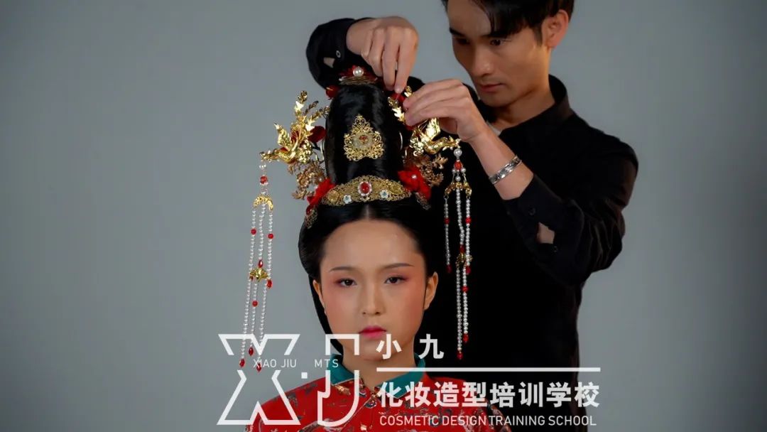 郑州化妆学校