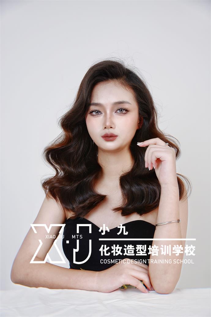 郑州化妆学校