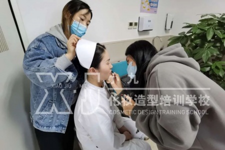 给想要成为化妆师的你几个小建议