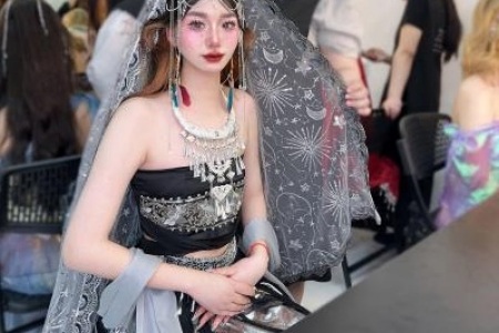 学历低能学化妆吗？